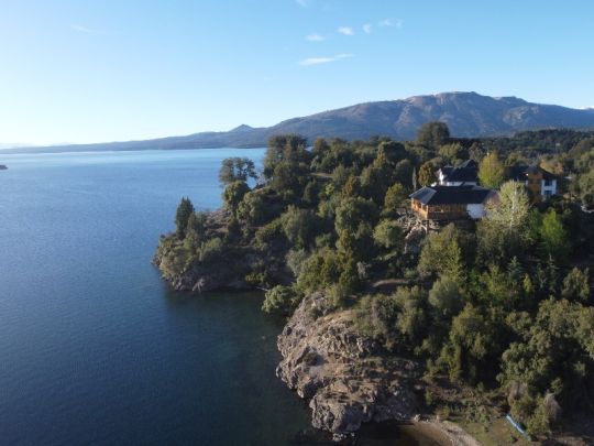 Hotel, image 1